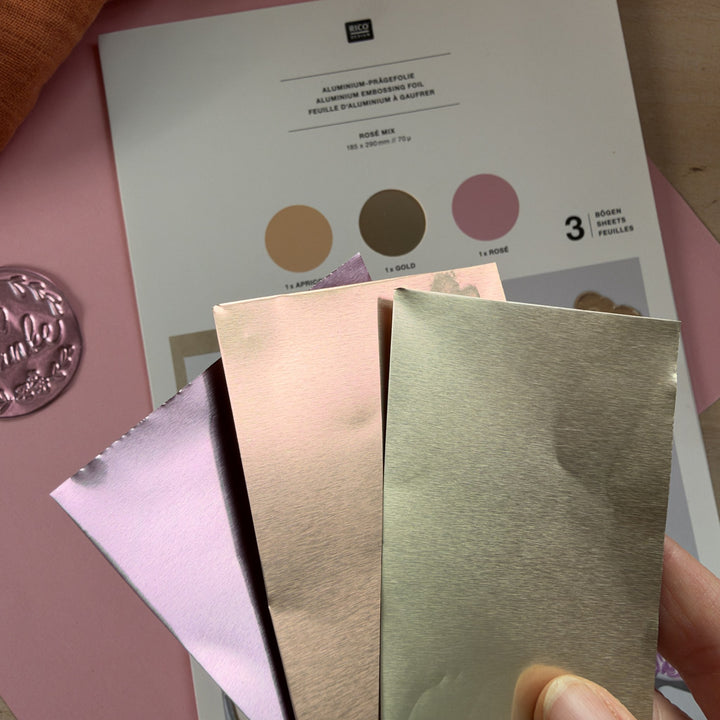 Drei Bögen Prägefolie Rosé Mix