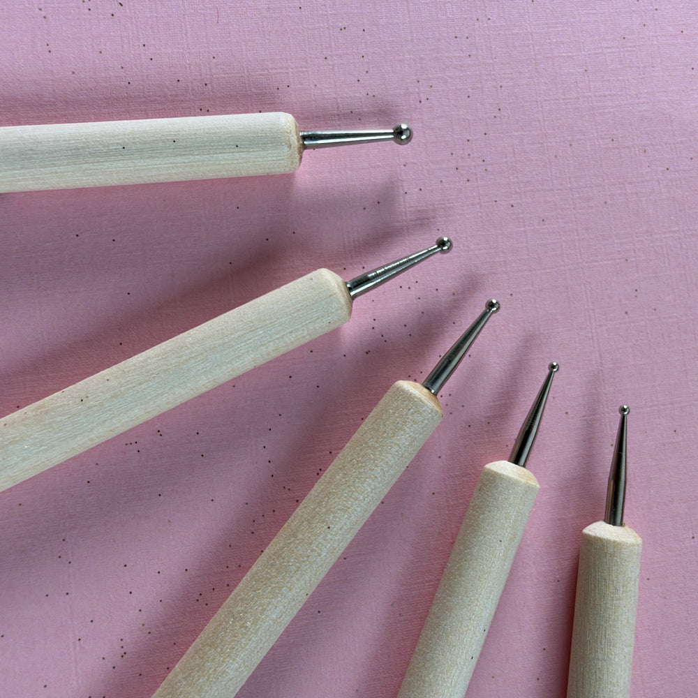 Prägewerkzeuge mit Holzgriff und Kugelspitzen
